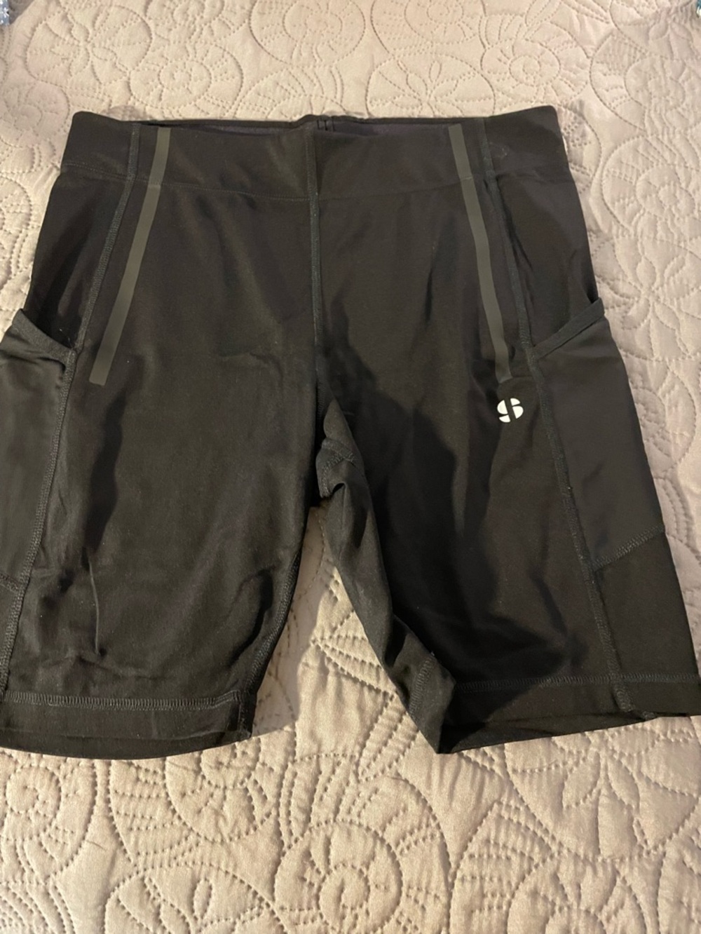 Black Performance Active Shorts with Side Pockets